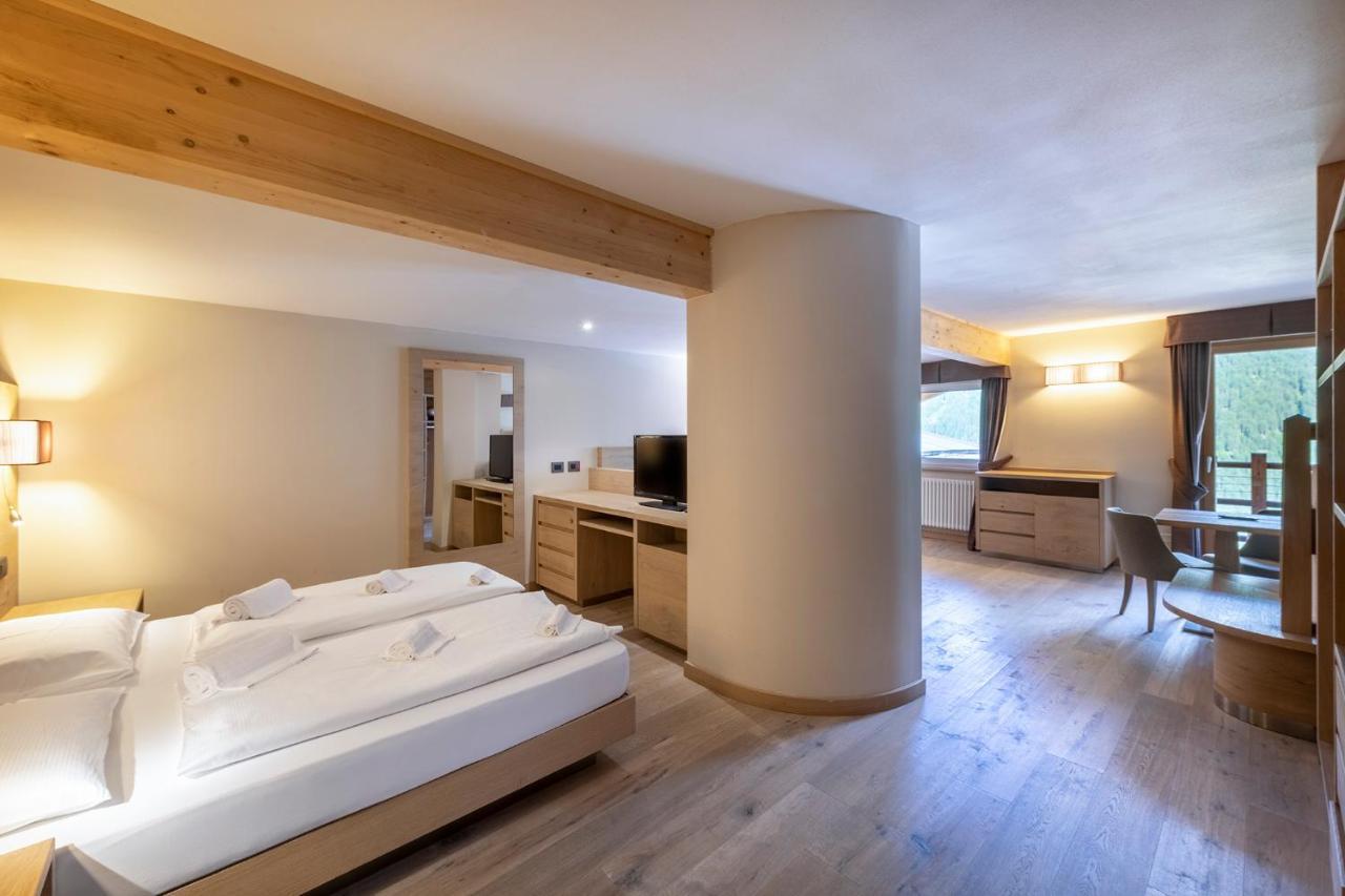 Design & Suite Hotel Ciarnadoi ヴィーゴ・ディ・ファッサ エクステリア 写真