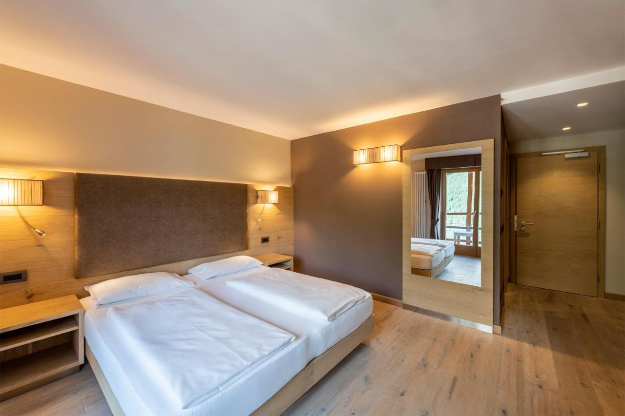 Design & Suite Hotel Ciarnadoi ヴィーゴ・ディ・ファッサ エクステリア 写真