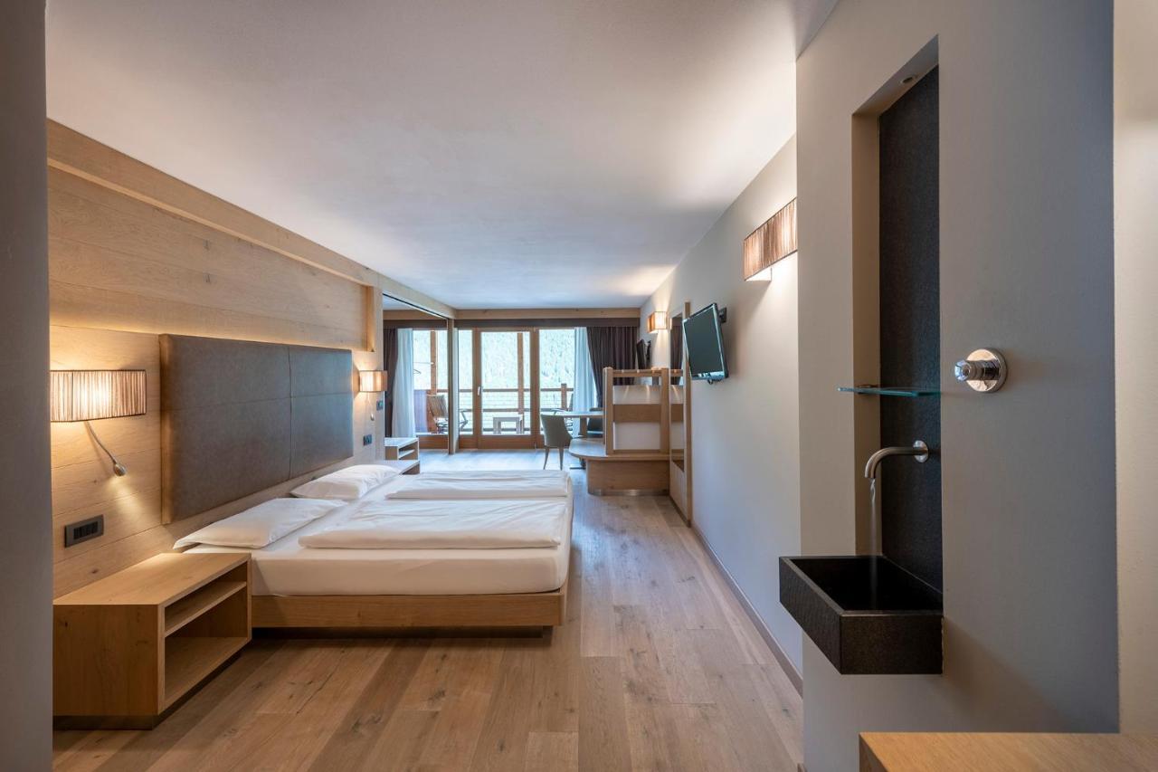Design & Suite Hotel Ciarnadoi ヴィーゴ・ディ・ファッサ エクステリア 写真