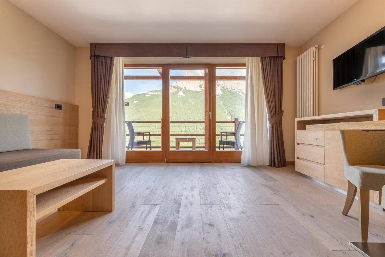 Design & Suite Hotel Ciarnadoi ヴィーゴ・ディ・ファッサ エクステリア 写真