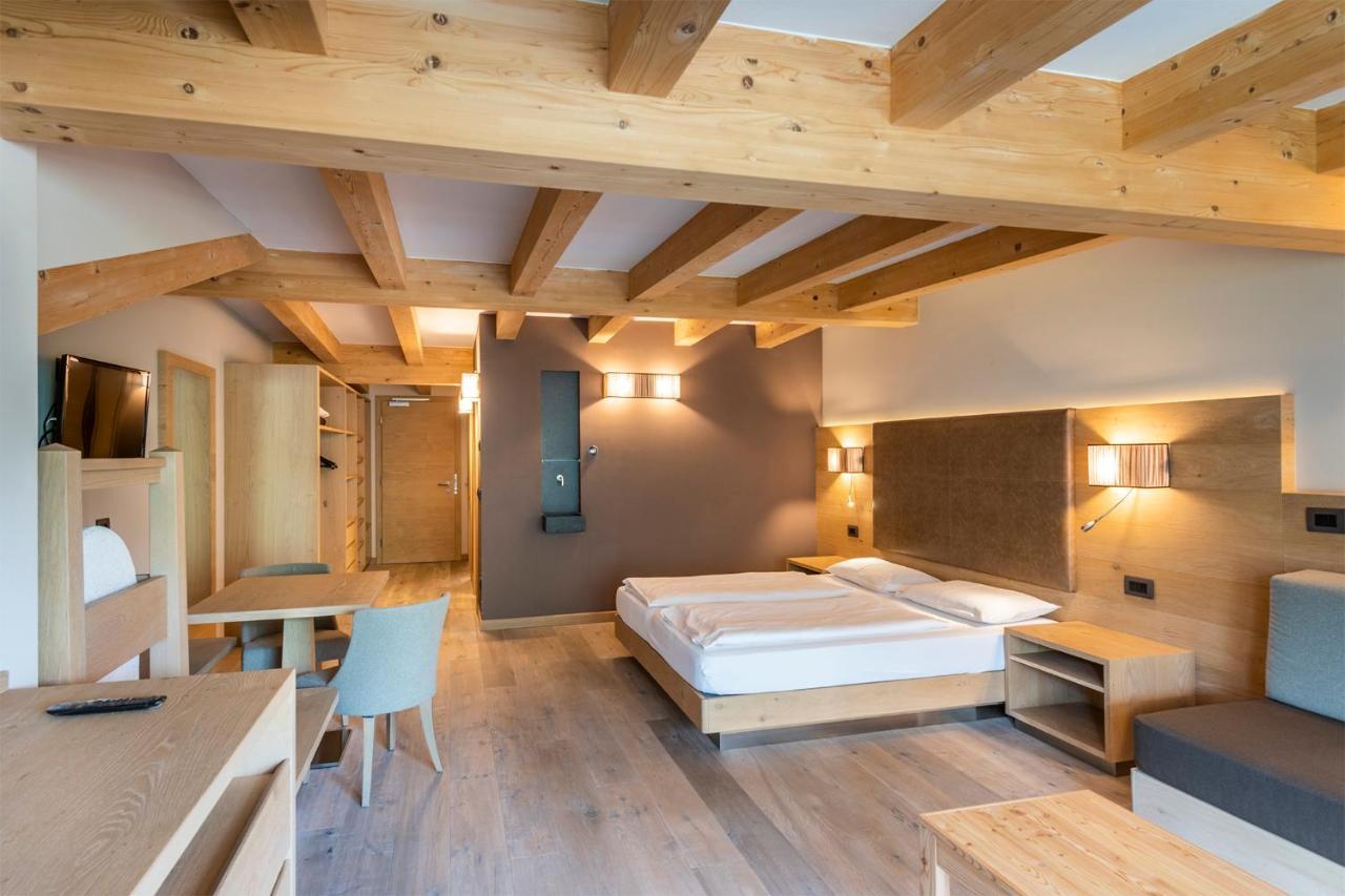 Design & Suite Hotel Ciarnadoi ヴィーゴ・ディ・ファッサ エクステリア 写真