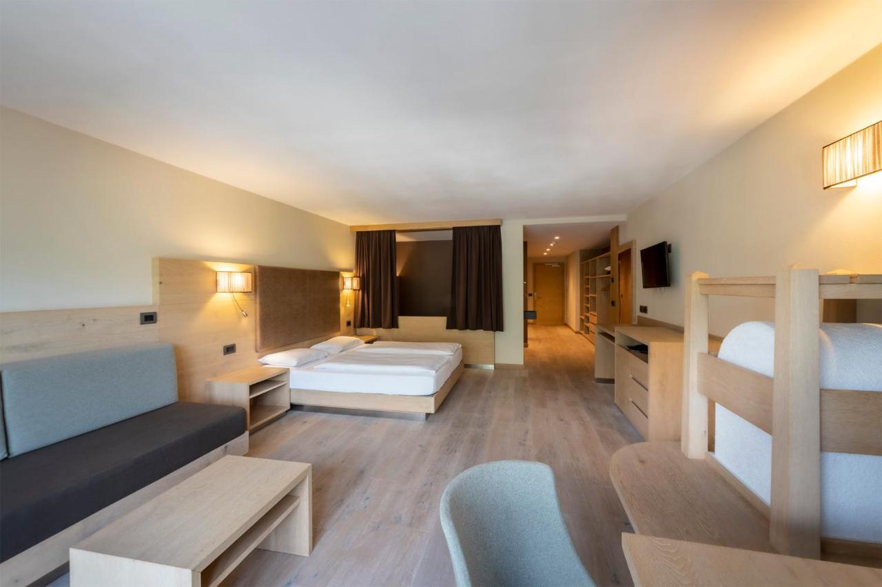Design & Suite Hotel Ciarnadoi ヴィーゴ・ディ・ファッサ エクステリア 写真