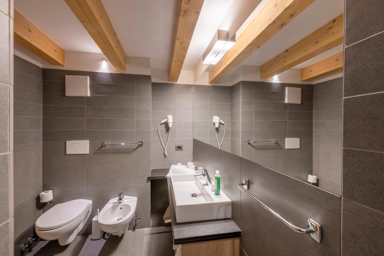 Design & Suite Hotel Ciarnadoi ヴィーゴ・ディ・ファッサ エクステリア 写真