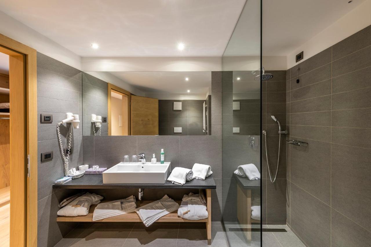 Design & Suite Hotel Ciarnadoi ヴィーゴ・ディ・ファッサ エクステリア 写真
