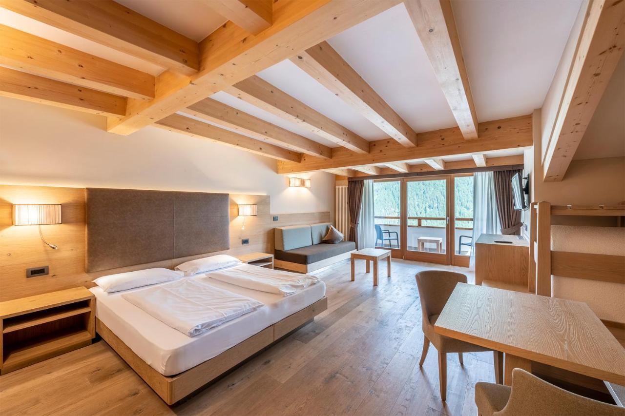 Design & Suite Hotel Ciarnadoi ヴィーゴ・ディ・ファッサ エクステリア 写真