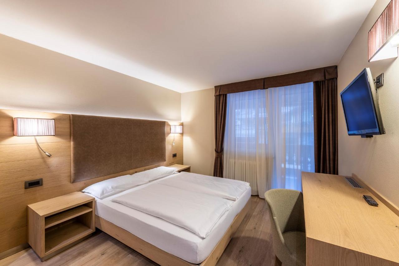 Design & Suite Hotel Ciarnadoi ヴィーゴ・ディ・ファッサ エクステリア 写真