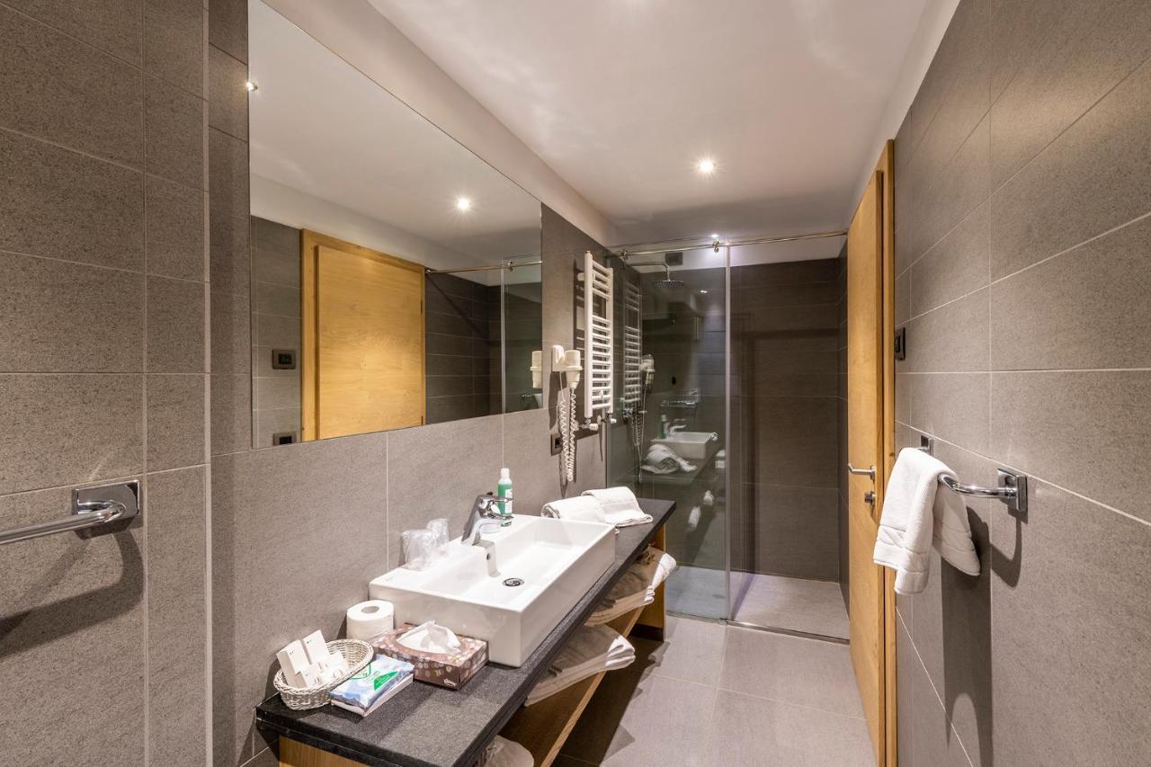Design & Suite Hotel Ciarnadoi ヴィーゴ・ディ・ファッサ エクステリア 写真