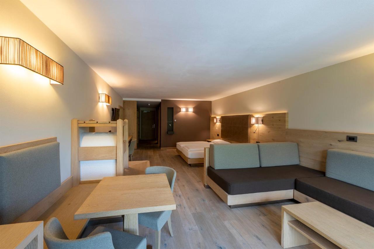 Design & Suite Hotel Ciarnadoi ヴィーゴ・ディ・ファッサ エクステリア 写真