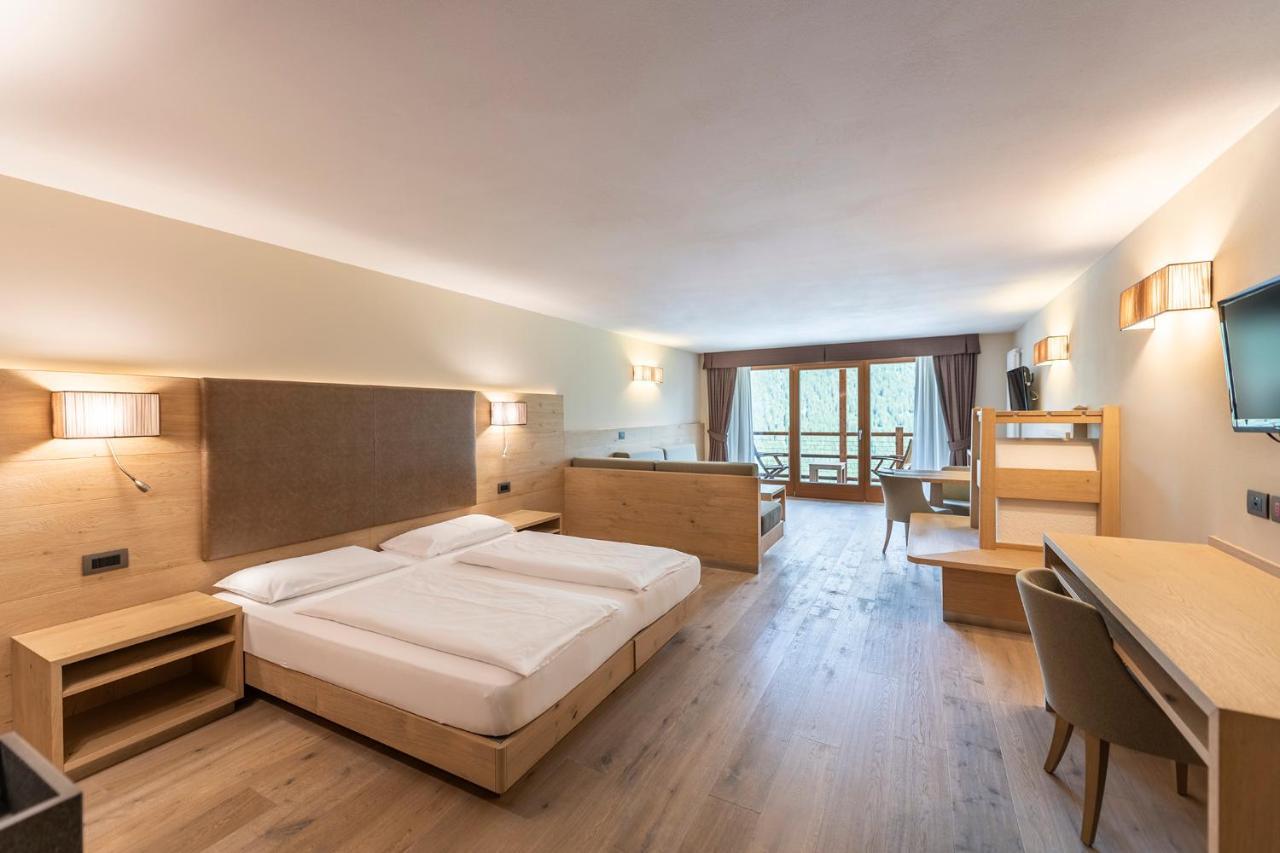 Design & Suite Hotel Ciarnadoi ヴィーゴ・ディ・ファッサ エクステリア 写真