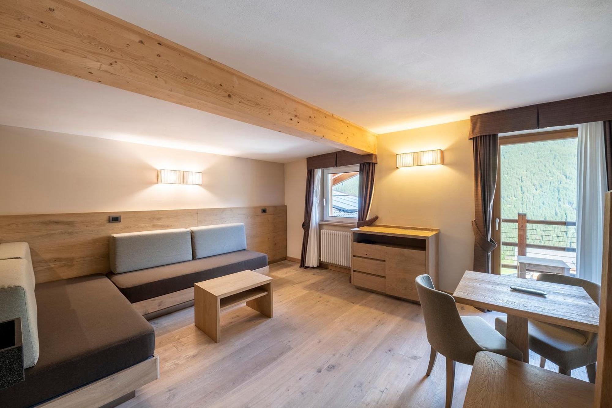 Design & Suite Hotel Ciarnadoi ヴィーゴ・ディ・ファッサ エクステリア 写真